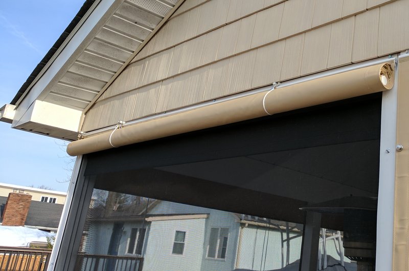 How To Maintain Your Clear Roll Up Outdoor Curtains